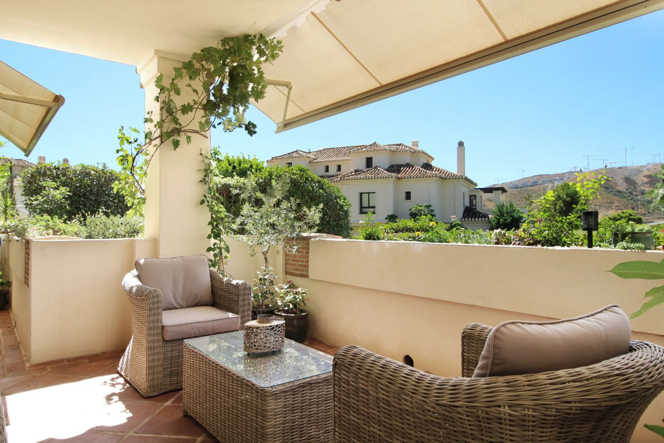 Luxurious Ground-Floor Apartment in Capanes del Golf – Resort Living within El Higueral Golf course close to Marbella, Benahavis & Estepona
