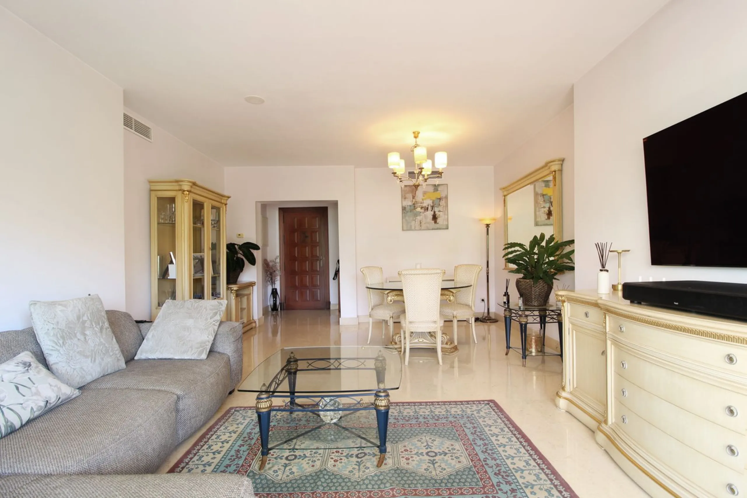 Luxurious Ground-Floor Apartment in Capanes del Golf – Resort Living within El Higueral Golf course close to Marbella, Benahavis & Estepona