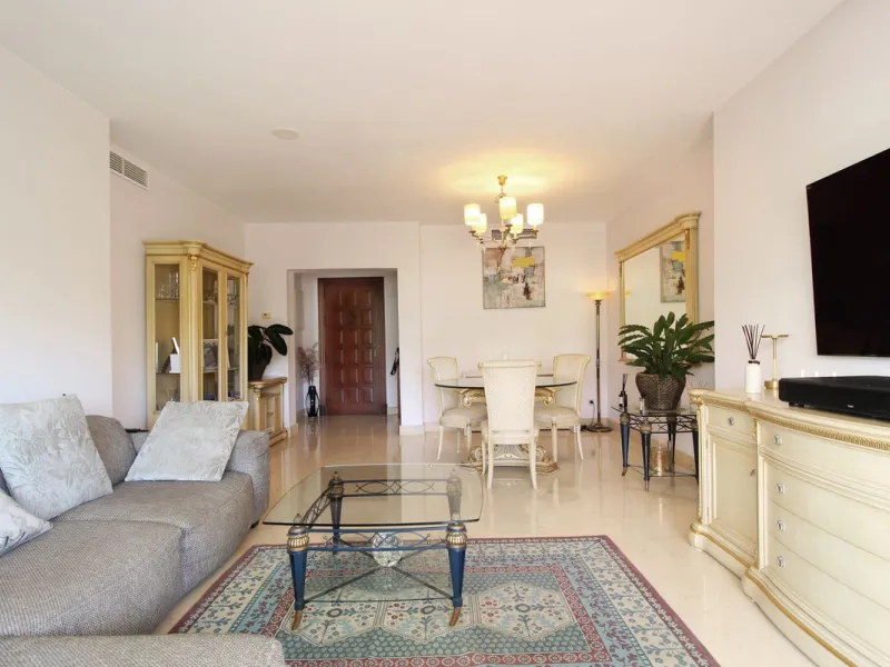 Luxurious Ground-Floor Apartment in Capanes del Golf – Resort Living within El Higueral Golf course close to Marbella, Benahavis & Estepona