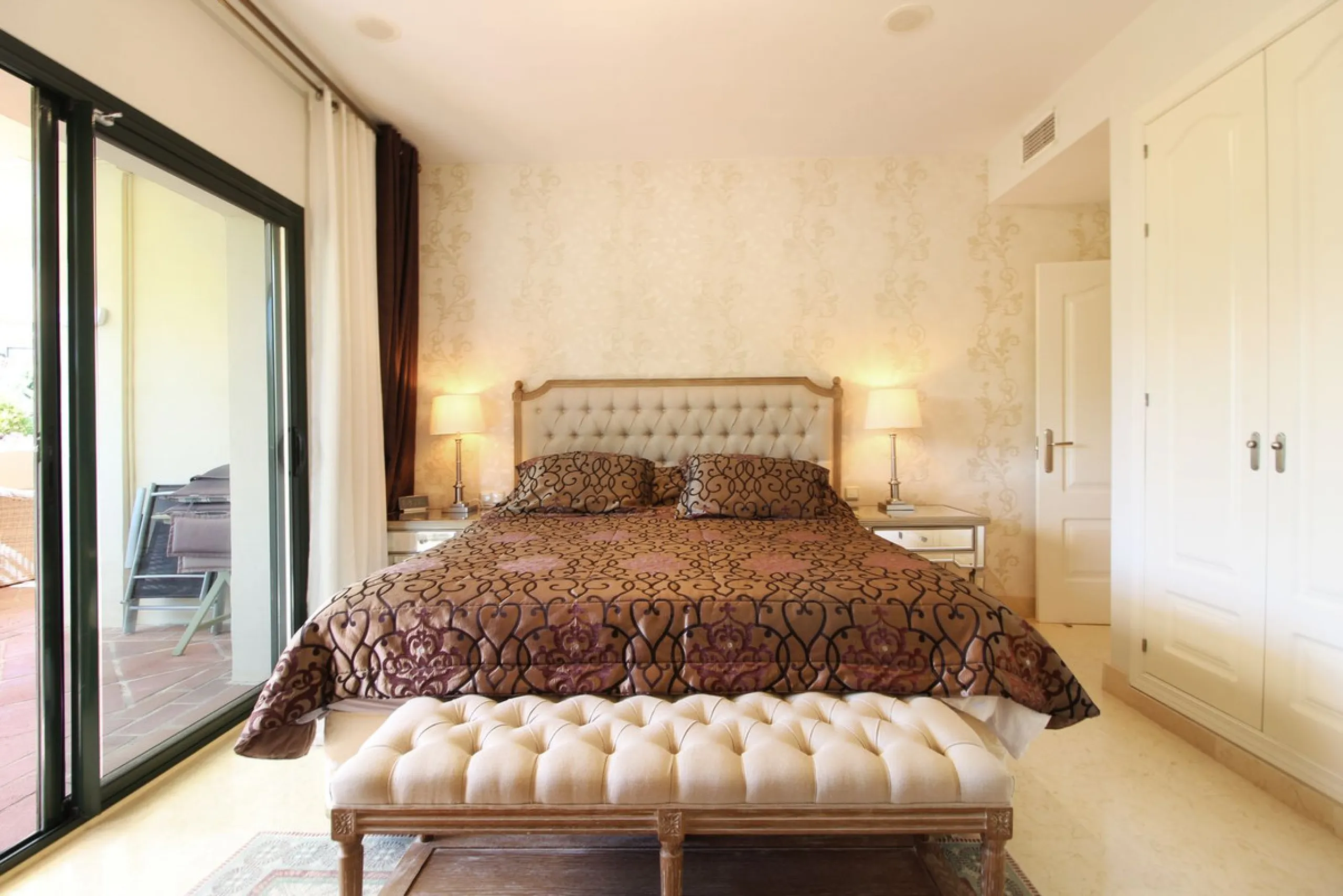 Luxurious Ground-Floor Apartment in Capanes del Golf – Resort Living within El Higueral Golf course close to Marbella, Benahavis & Estepona