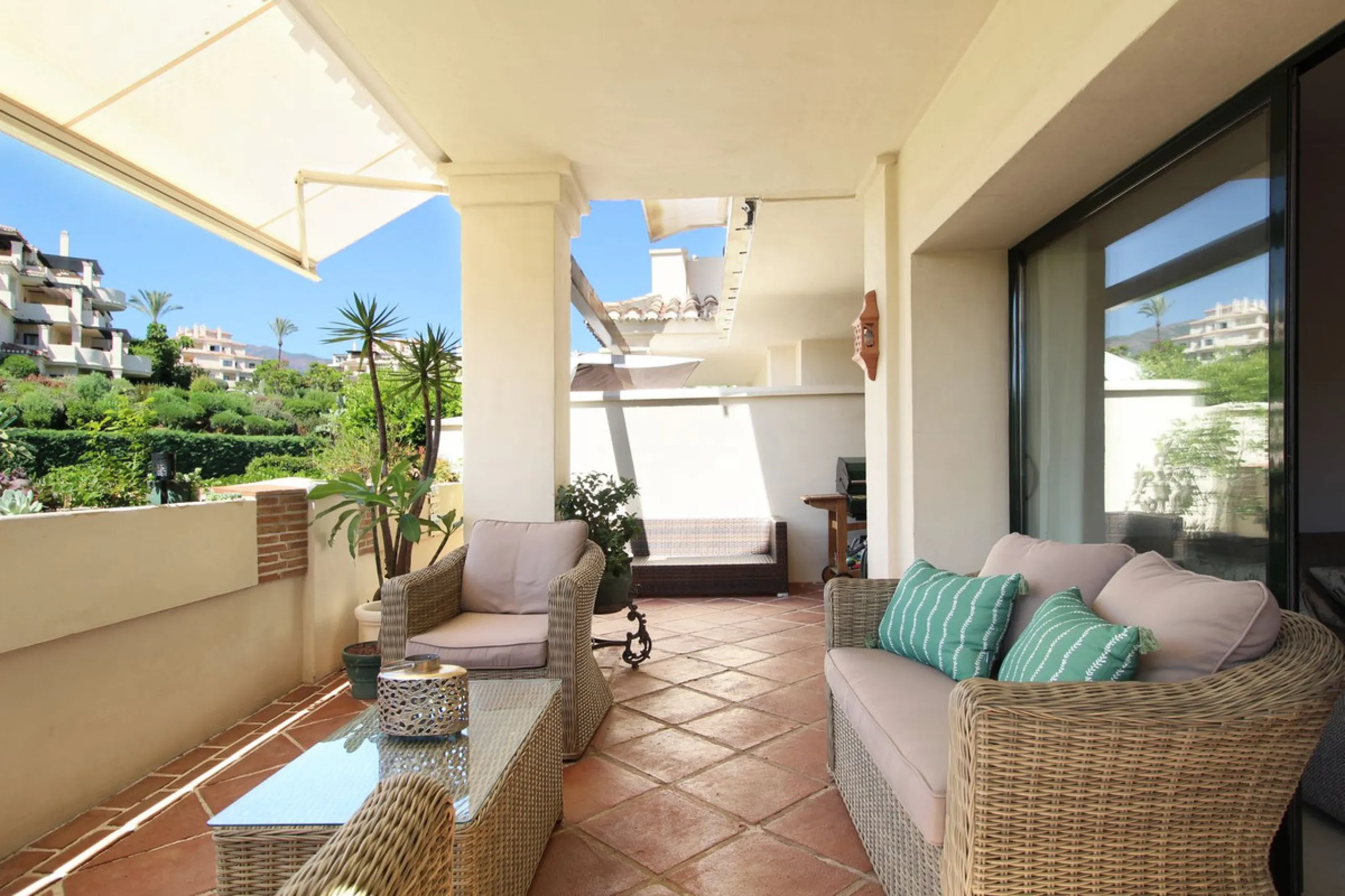 Luxurious Ground-Floor Apartment in Capanes del Golf – Resort Living within El Higueral Golf course close to Marbella, Benahavis & Estepona