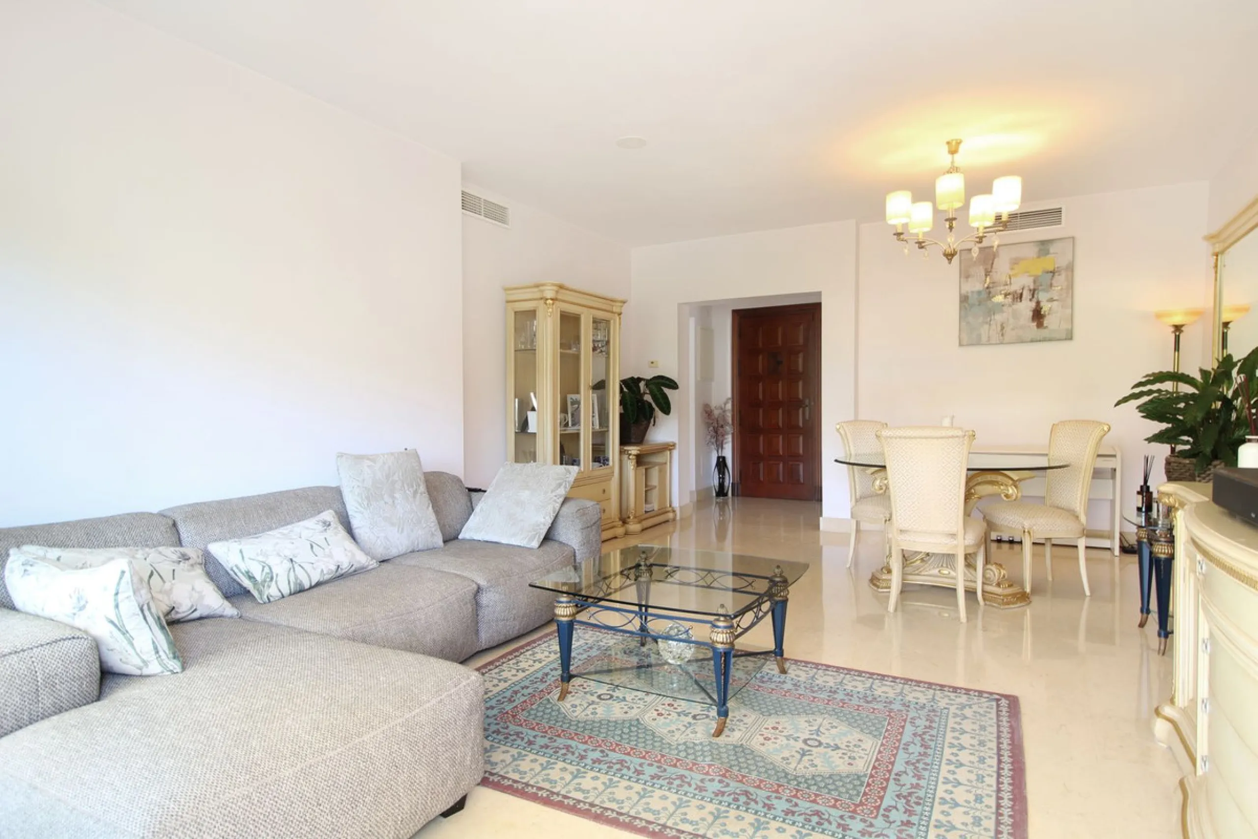 Luxurious Ground-Floor Apartment in Capanes del Golf – Resort Living within El Higueral Golf course close to Marbella, Benahavis & Estepona