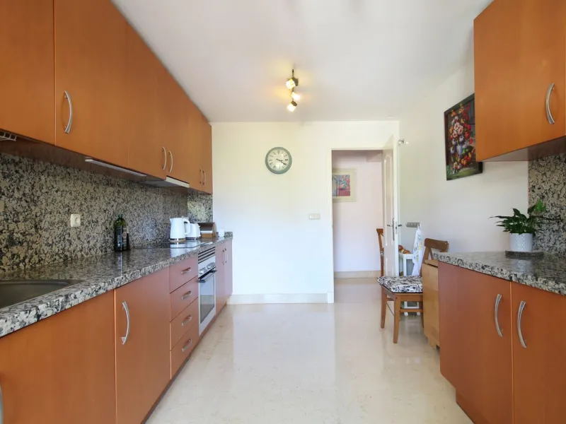 Luxurious Ground-Floor Apartment in Capanes del Golf – Resort Living within El Higueral Golf course close to Marbella, Benahavis & Estepona