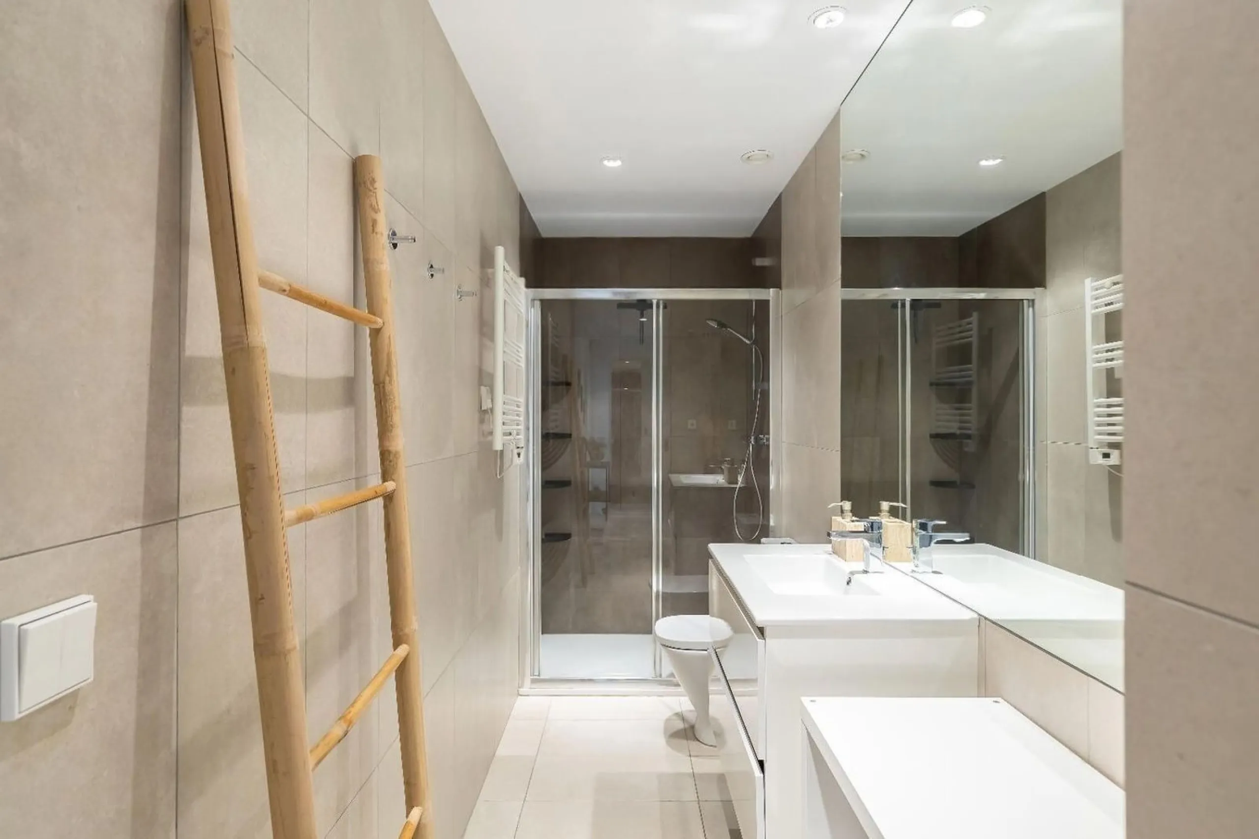 Moderno apartamento de 1 dormitorio con terraza y balcón en Poblenou, Barcelona