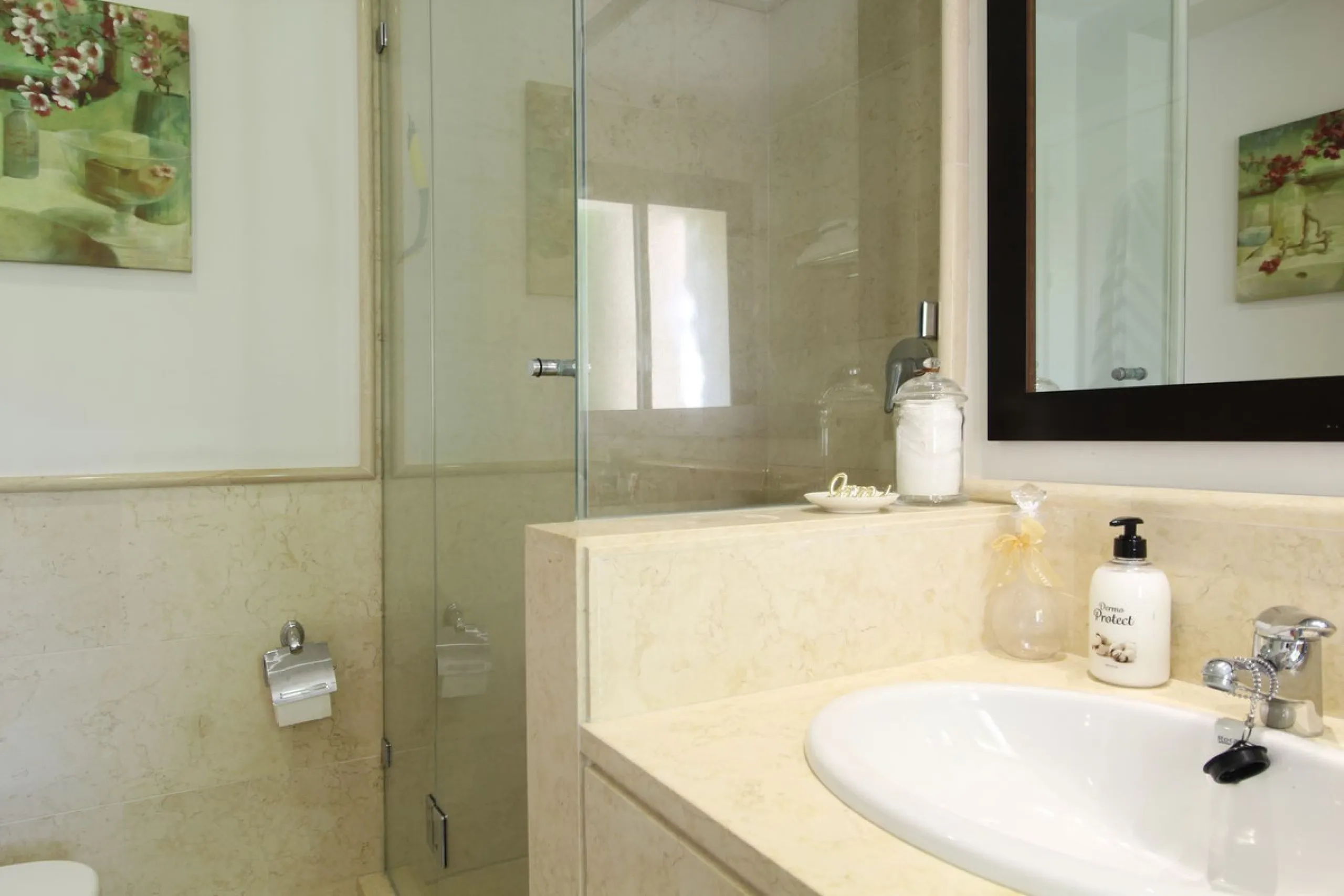 Luxurious Ground-Floor Apartment in Capanes del Golf – Resort Living within El Higueral Golf course close to Marbella, Benahavis & Estepona