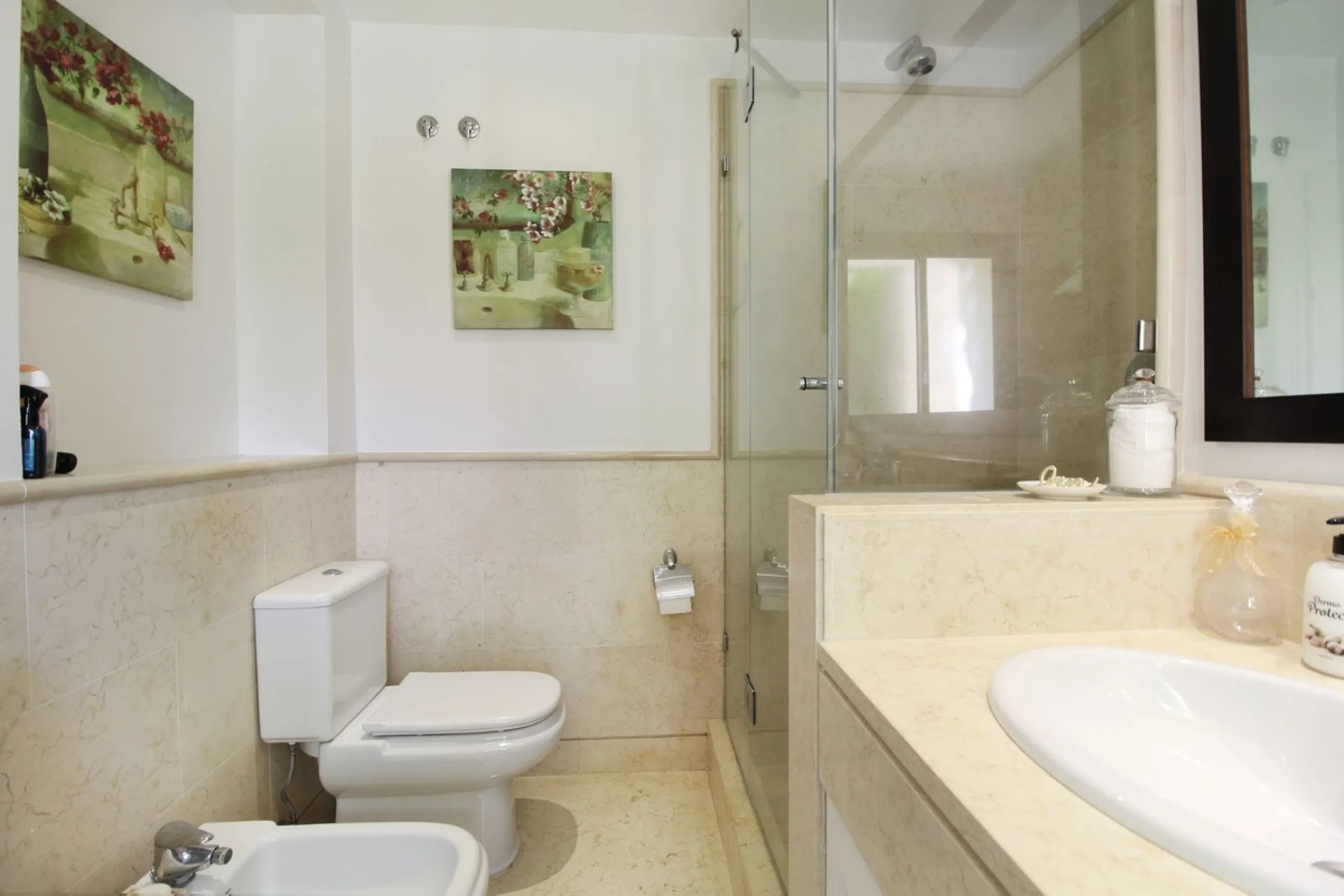 Luxurious Ground-Floor Apartment in Capanes del Golf – Resort Living within El Higueral Golf course close to Marbella, Benahavis & Estepona