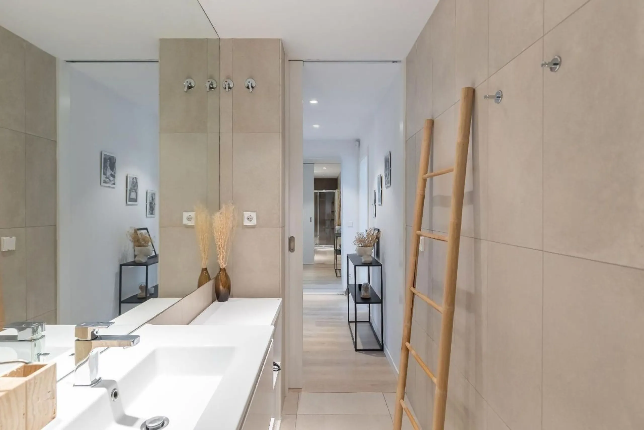 Moderno apartamento de 1 dormitorio con terraza y balcón en Poblenou, Barcelona