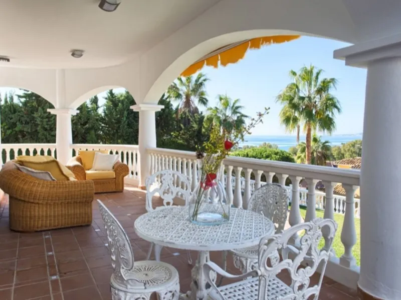 House - Detached Villa в продаже в Benalmadena, Málaga. В доме 4 спален и 5 ванных комнат. Площадь дома 403 м². Площадь участка 1250 м²