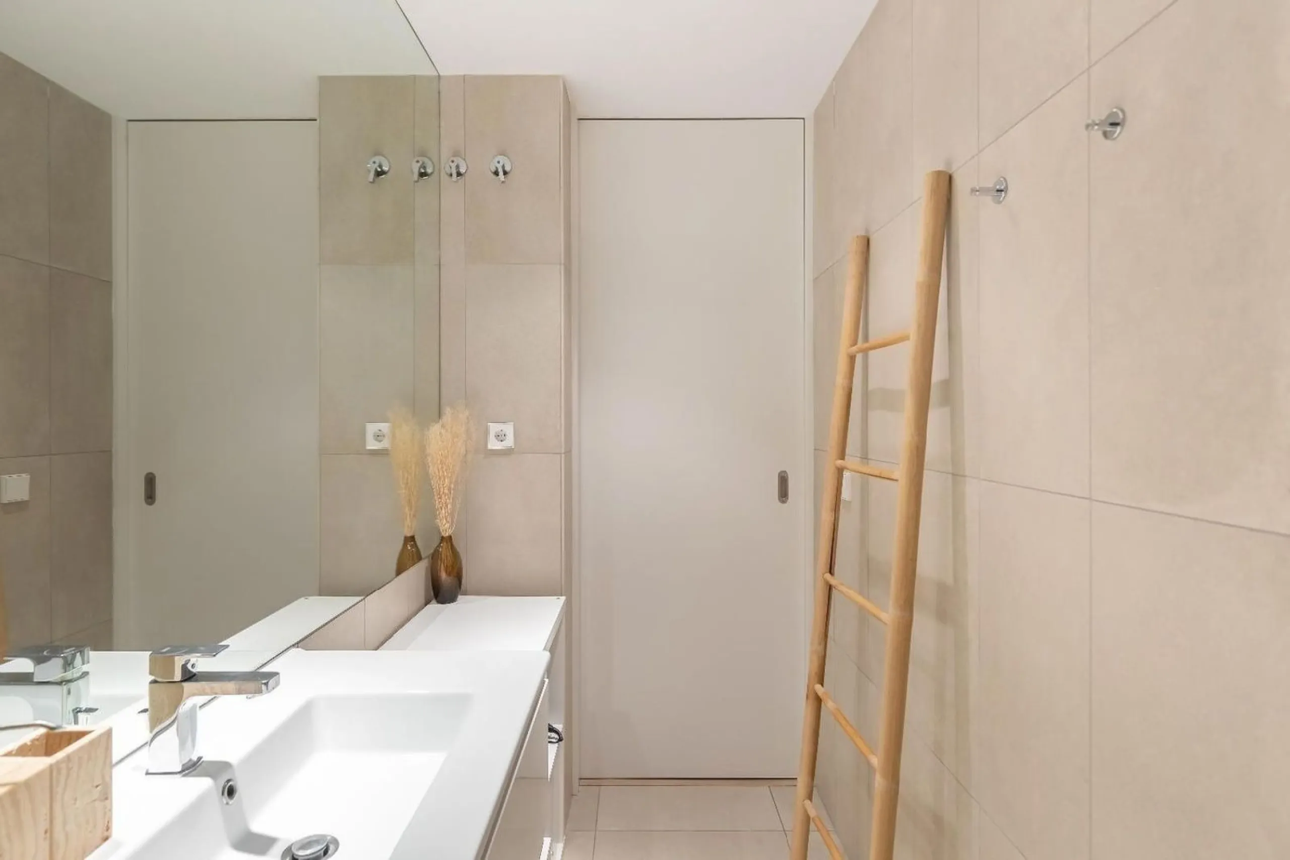 Moderno apartamento de 1 dormitorio con terraza y balcón en Poblenou, Barcelona