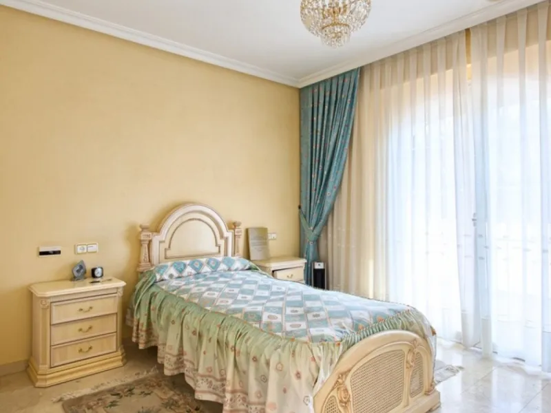 House - Detached Villa в продаже в Benalmadena, Málaga. В доме 4 спален и 5 ванных комнат. Площадь дома 403 м². Площадь участка 1250 м²