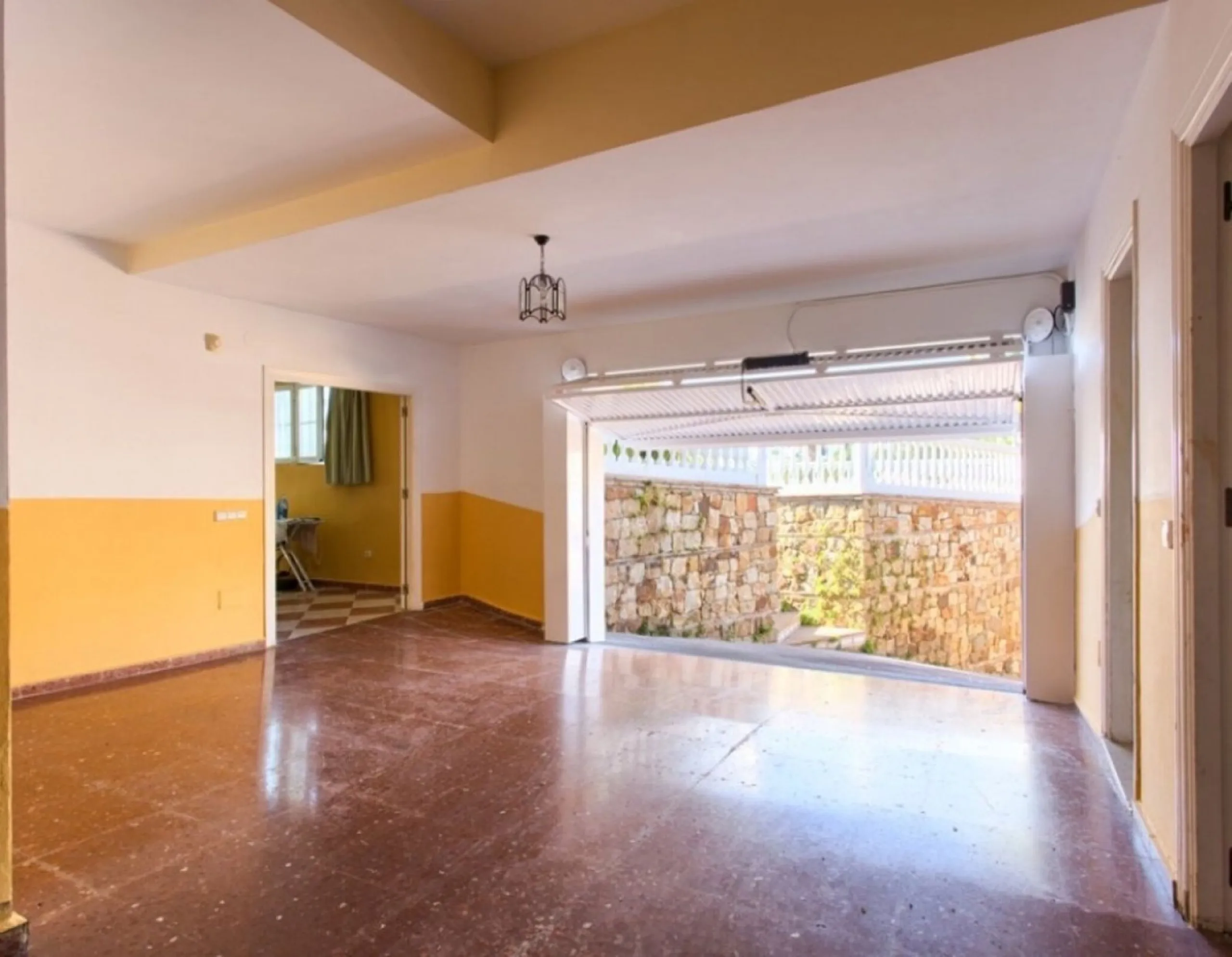 House - Detached Villa в продаже в Benalmadena, Málaga. В доме 4 спален и 5 ванных комнат. Площадь дома 403 м². Площадь участка 1250 м²