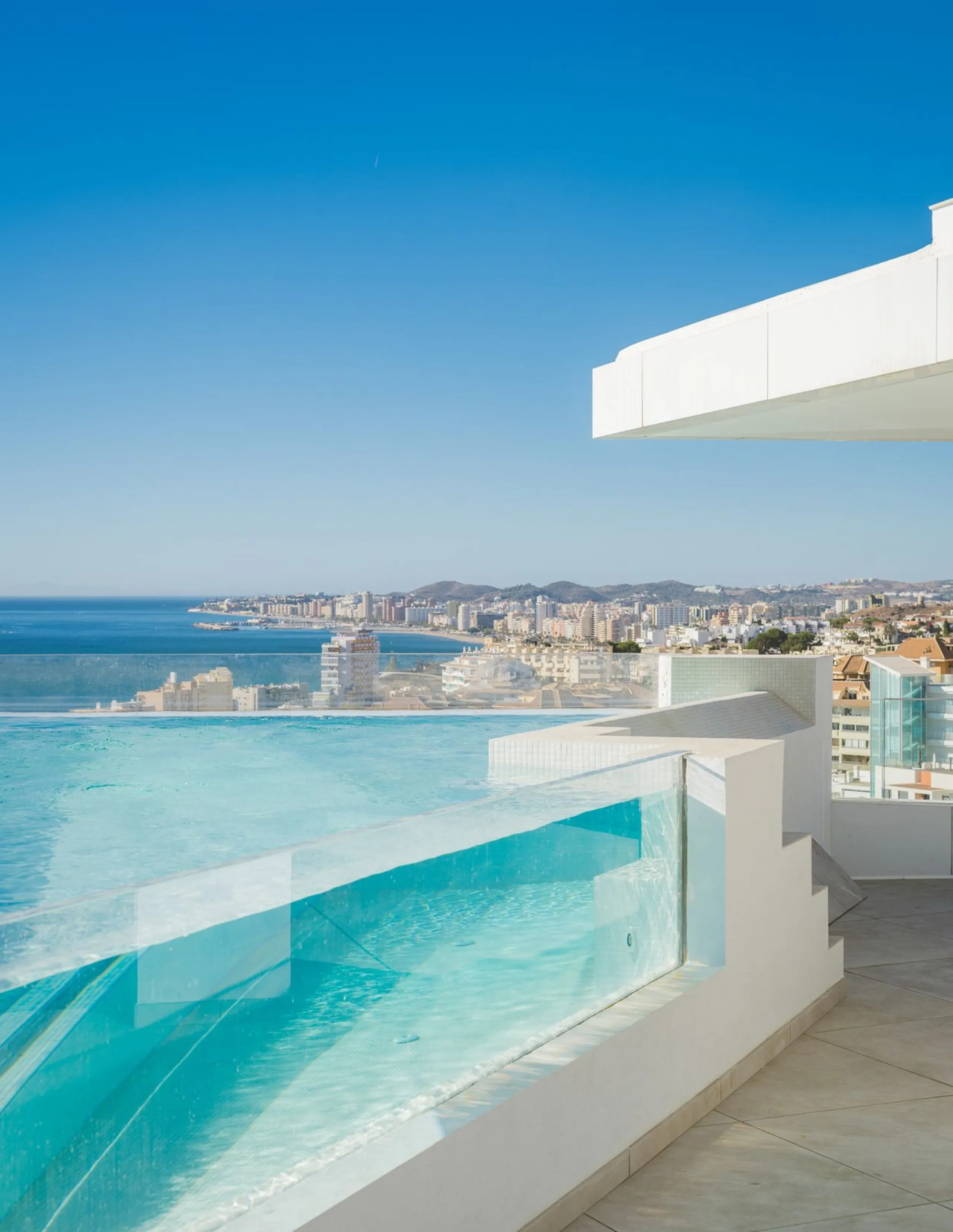 Discover this turnkey ultra-luxury  penthouse in Reserva del Higuerón.