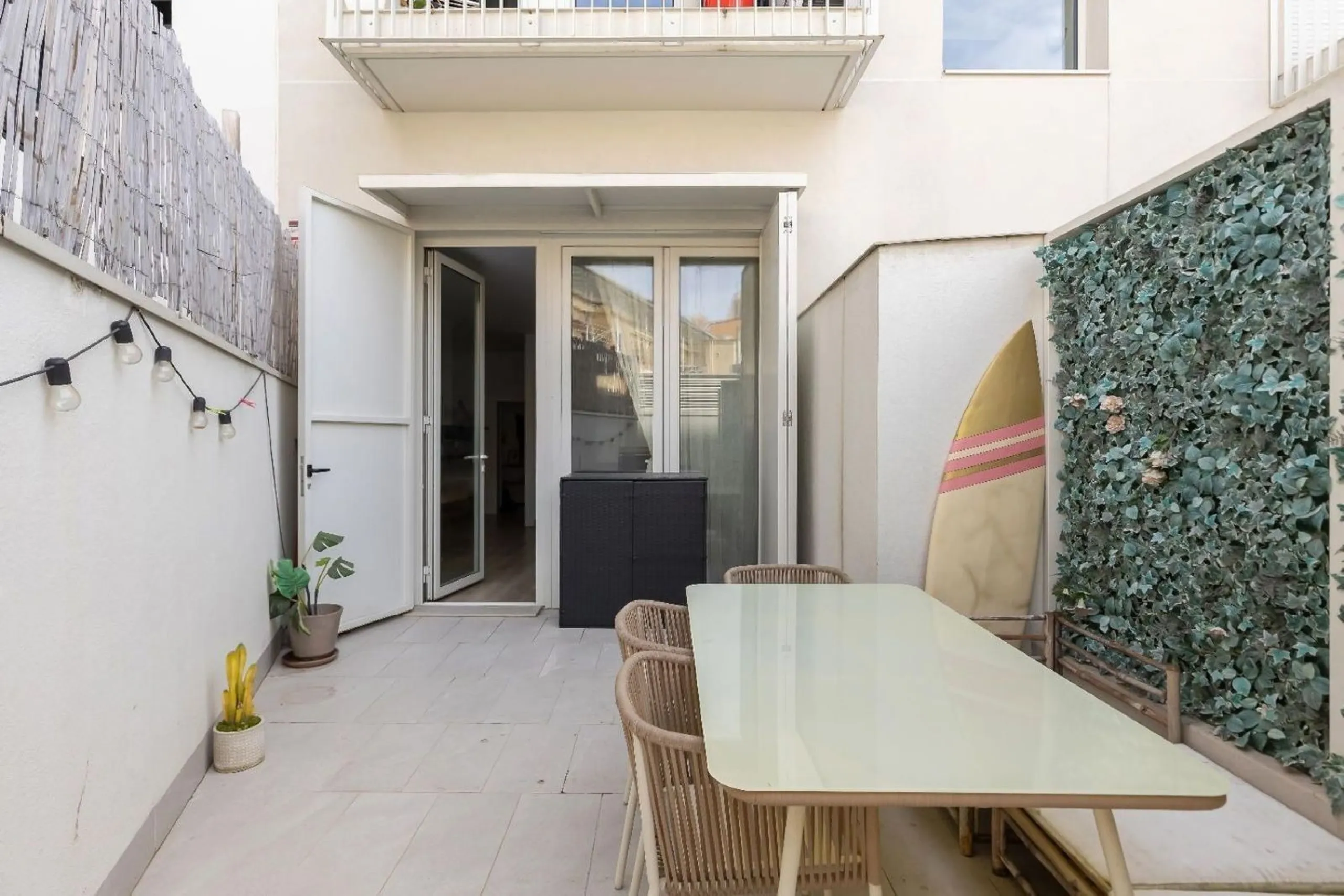 Moderno apartamento de 1 dormitorio con terraza y balcón en Poblenou, Barcelona
