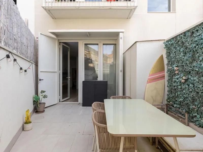 Moderno apartamento de 1 dormitorio con terraza y balcón en Poblenou, Barcelona