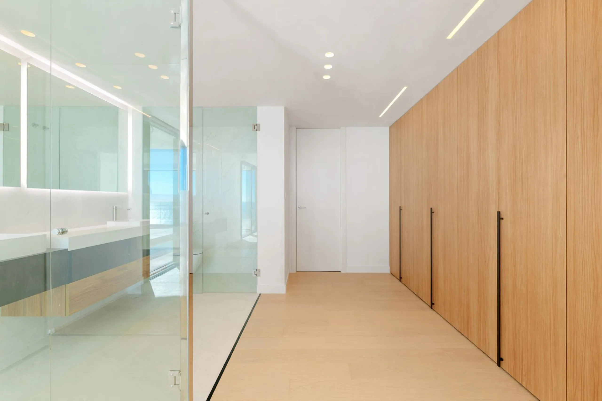 Discover this turnkey ultra-luxury  penthouse in Reserva del Higuerón.