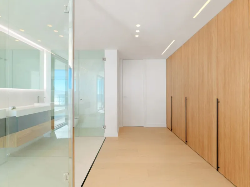 Discover this turnkey ultra-luxury  penthouse in Reserva del Higuerón.