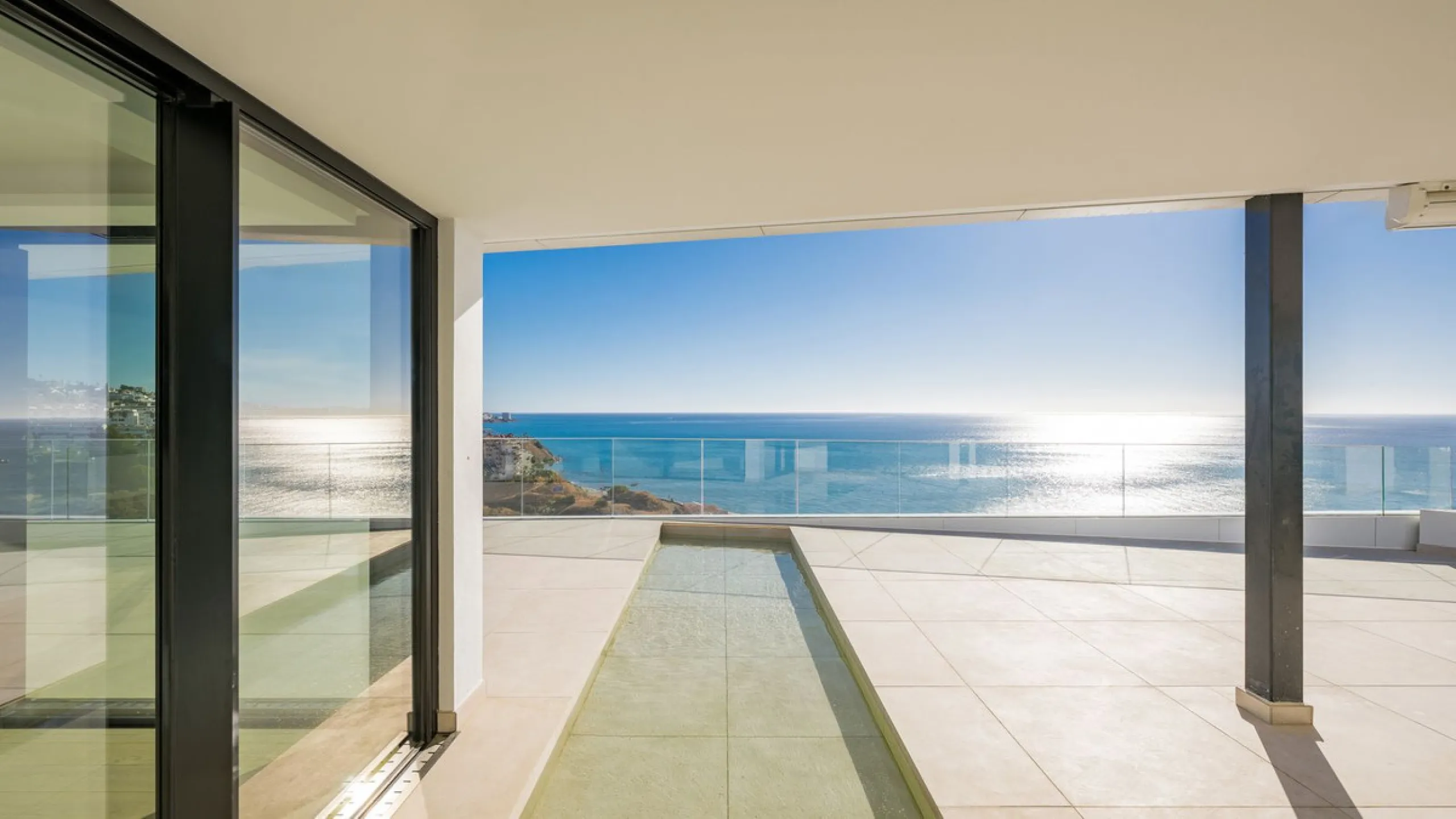 Discover this turnkey ultra-luxury  penthouse in Reserva del Higuerón.