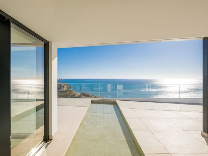 Discover this turnkey ultra-luxury  penthouse in Reserva del Higuerón.