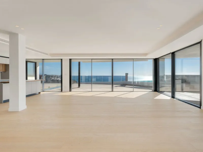 Discover this turnkey ultra-luxury  penthouse in Reserva del Higuerón.