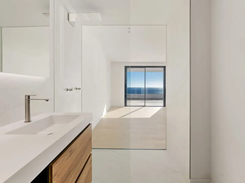 Discover this turnkey ultra-luxury  penthouse in Reserva del Higuerón.