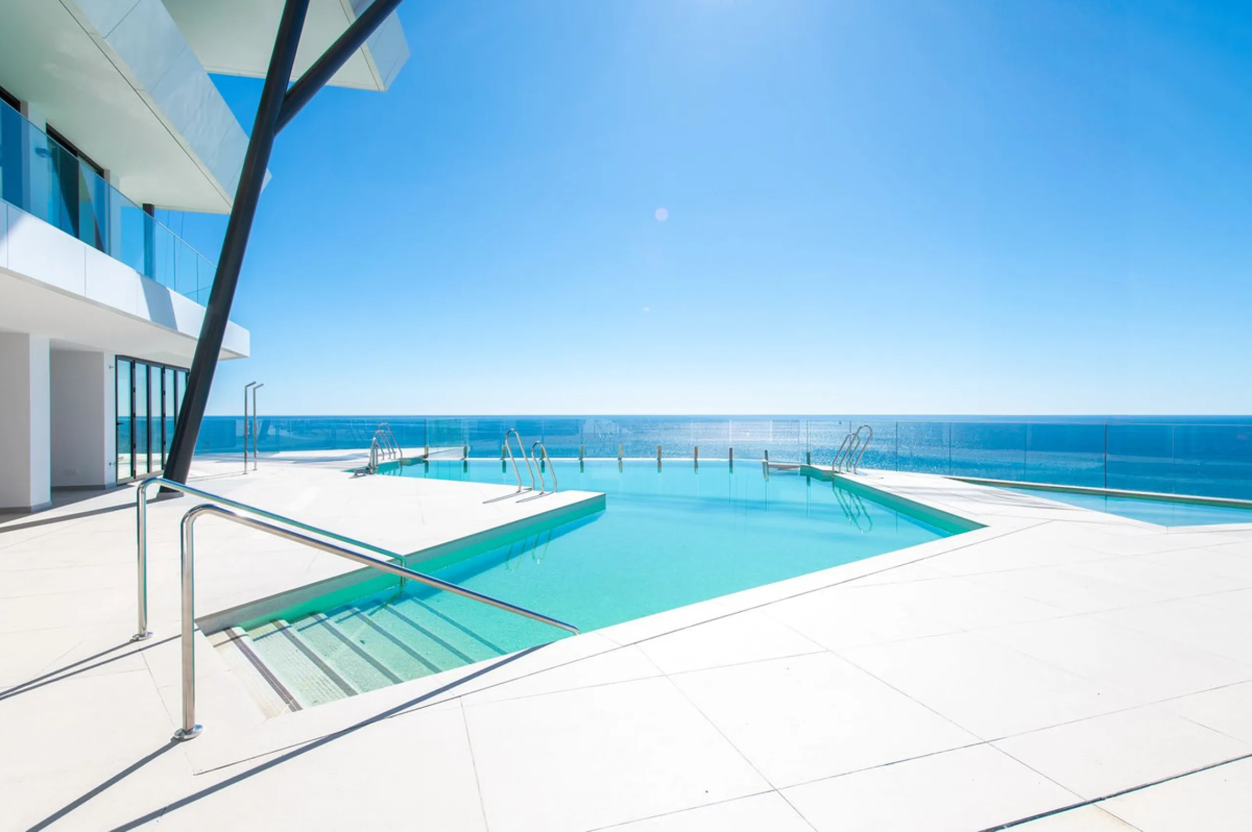 Discover this turnkey ultra-luxury  penthouse in Reserva del Higuerón.