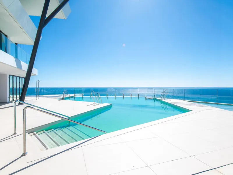 Discover this turnkey ultra-luxury  penthouse in Reserva del Higuerón.