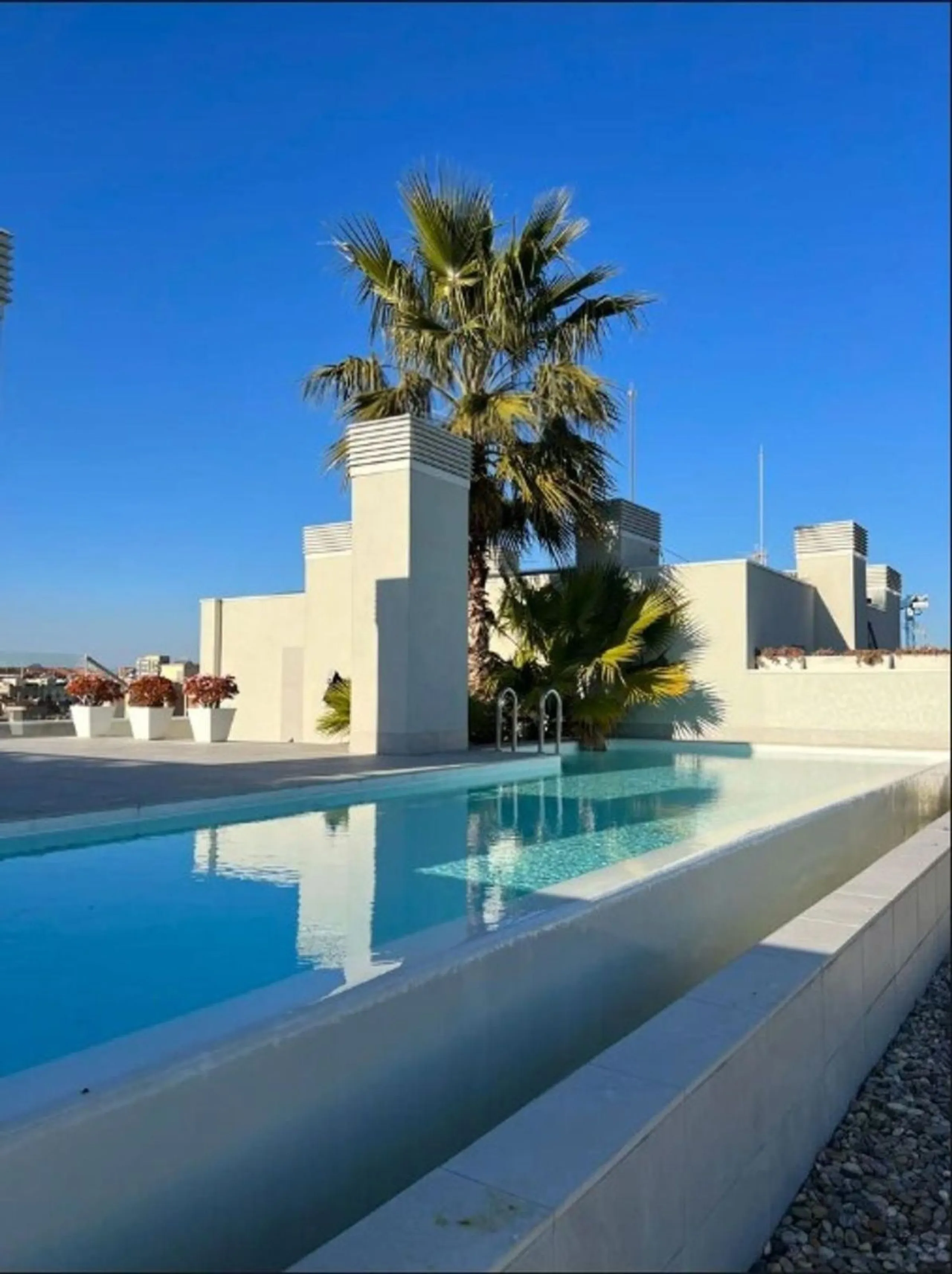 Moderno apartamento de 1 dormitorio con terraza y balcón en Poblenou, Barcelona