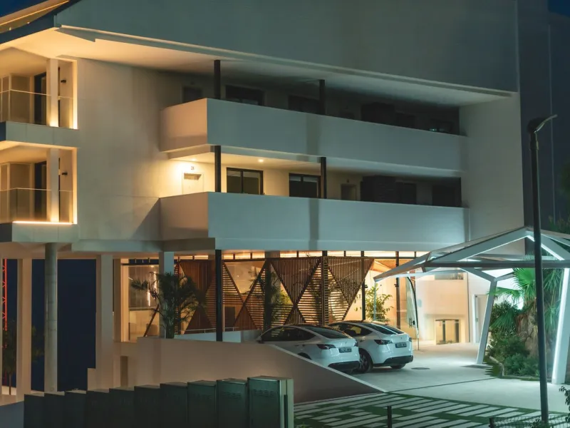 Discover this turnkey ultra-luxury  penthouse in Reserva del Higuerón.