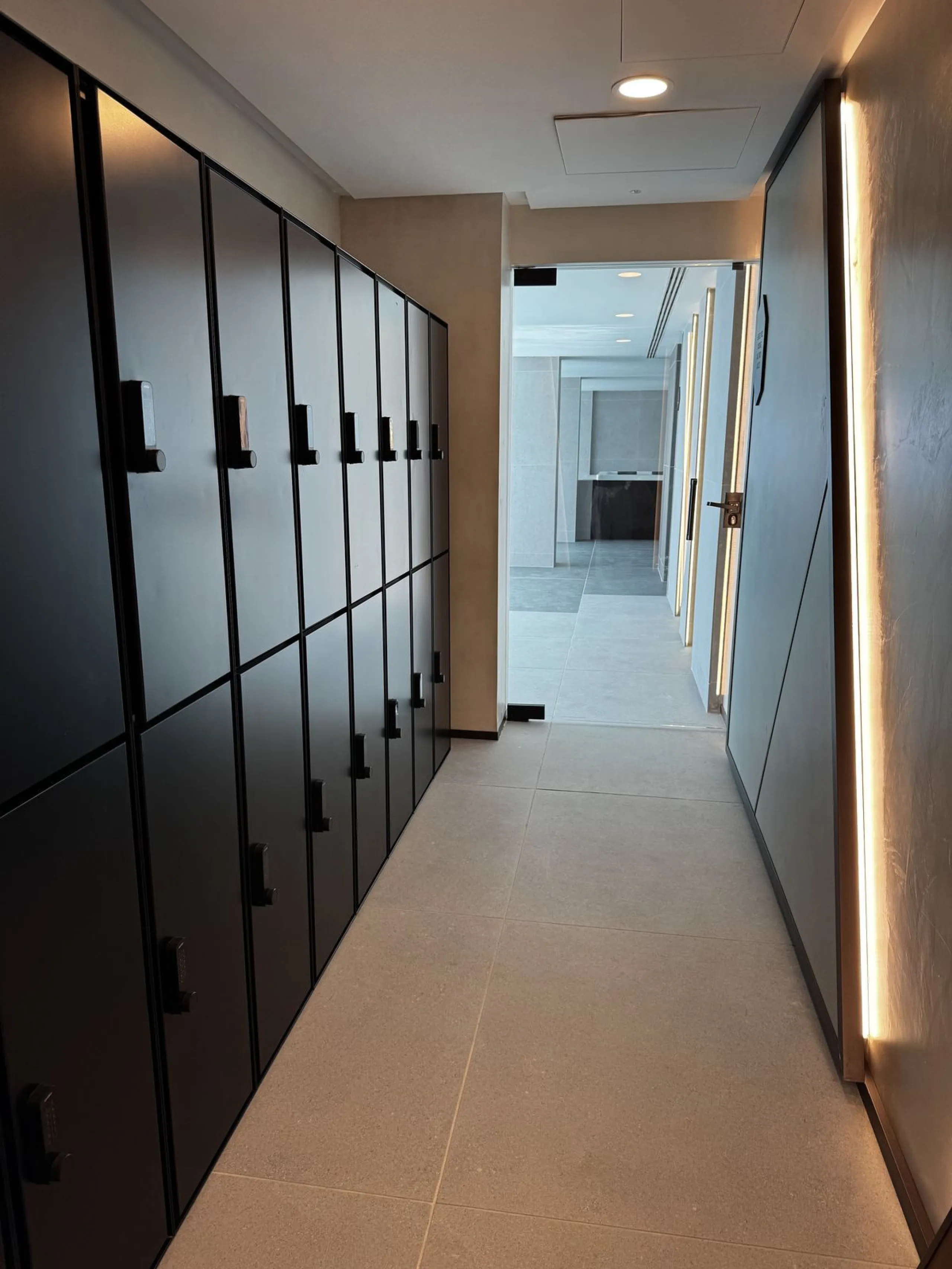 Discover this turnkey ultra-luxury  penthouse in Reserva del Higuerón.