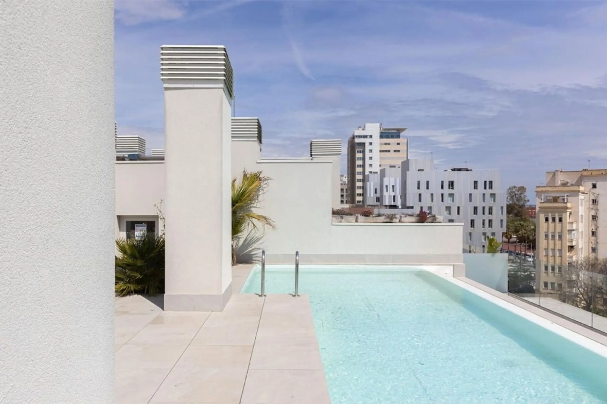 Moderno apartamento de 1 dormitorio con terraza y balcón en Poblenou, Barcelona