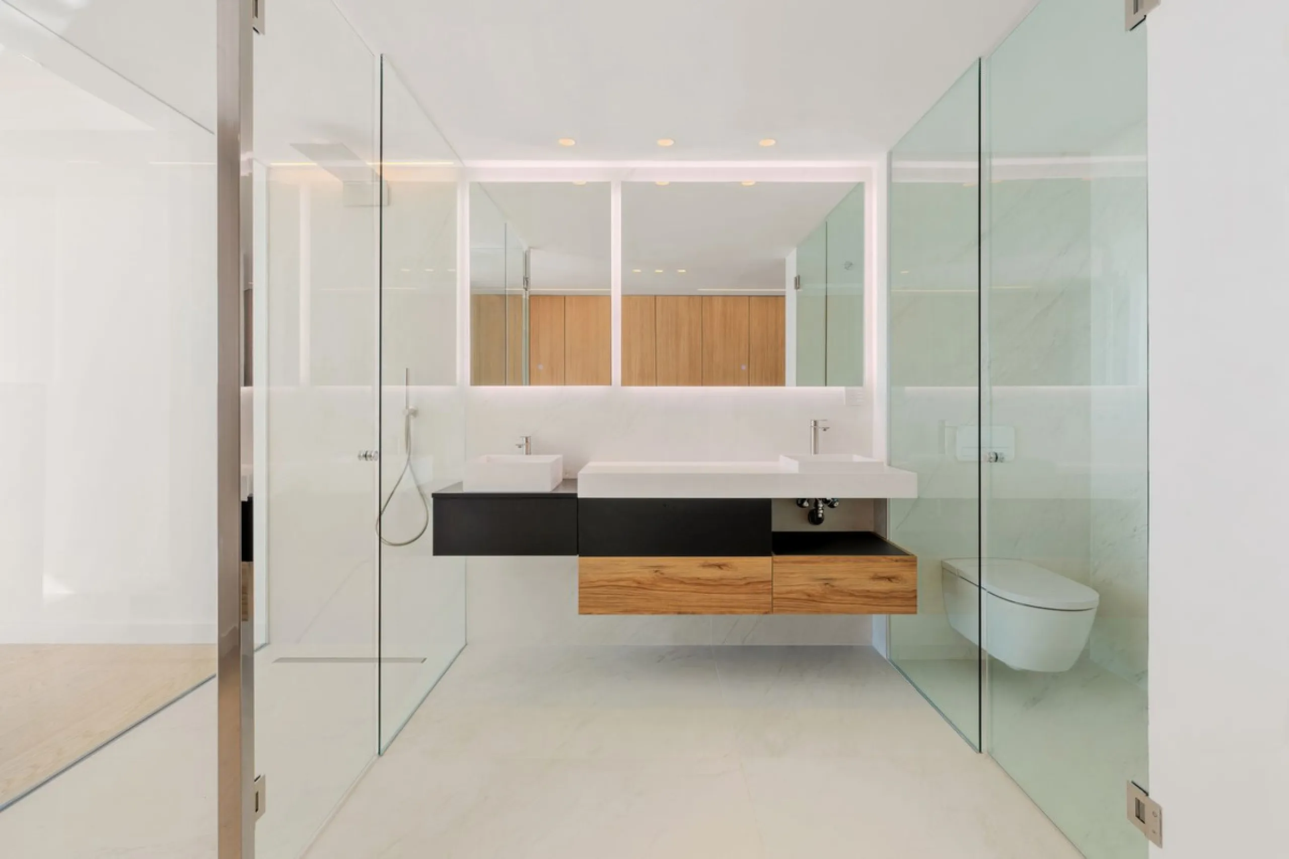 Discover this turnkey ultra-luxury  penthouse in Reserva del Higuerón.