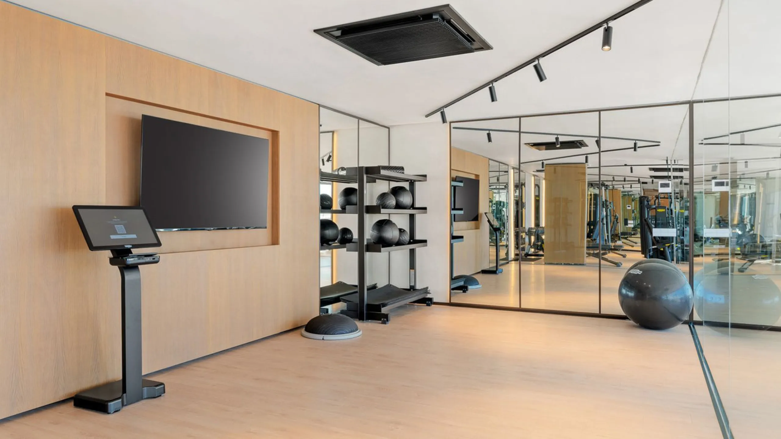 Discover this turnkey ultra-luxury  penthouse in Reserva del Higuerón.