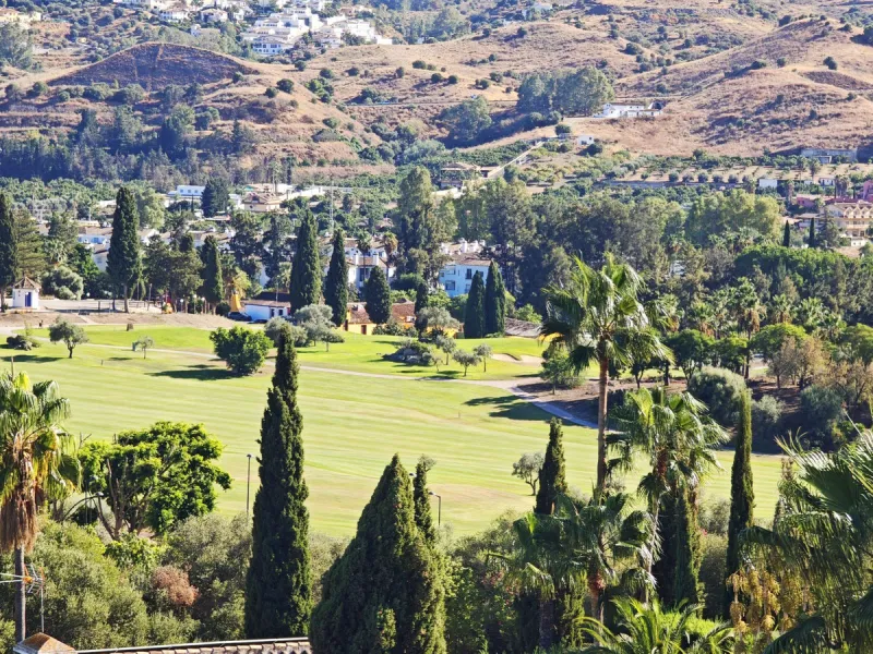 Magnificent apartment with stunning views in Mijas Golf.