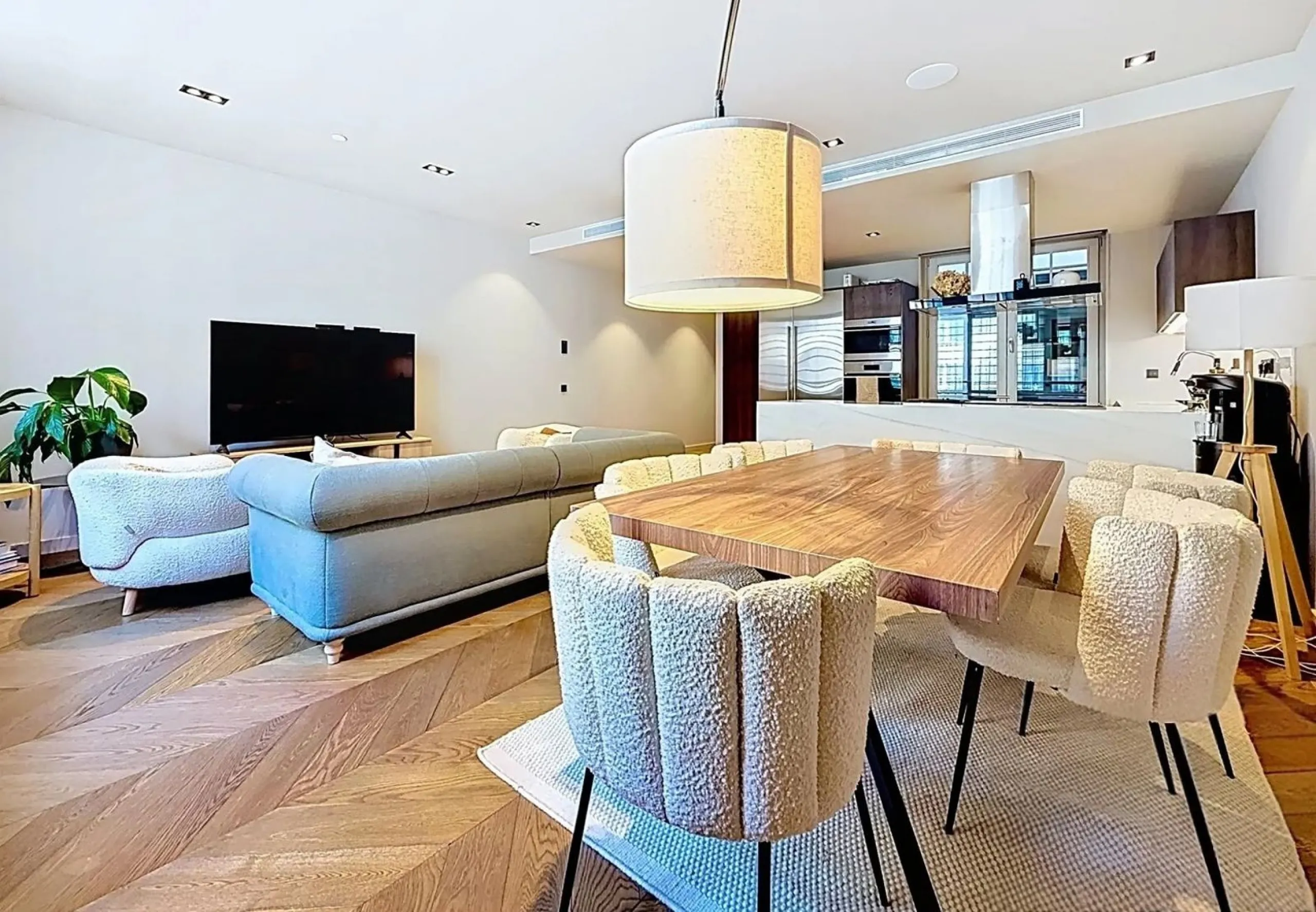 Exclusive Luxury 1-Bedroom Apartment in the Heart of Barcelona