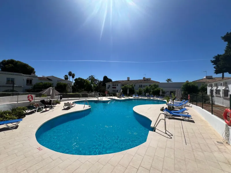 This charming apartment, located on the first and top floor, perfectly combines comfort, style, and an unbeatable location. Fully renovated and tastefully furnished, it offers modern, functional spaces, which keep their original rustic style, ready to mov