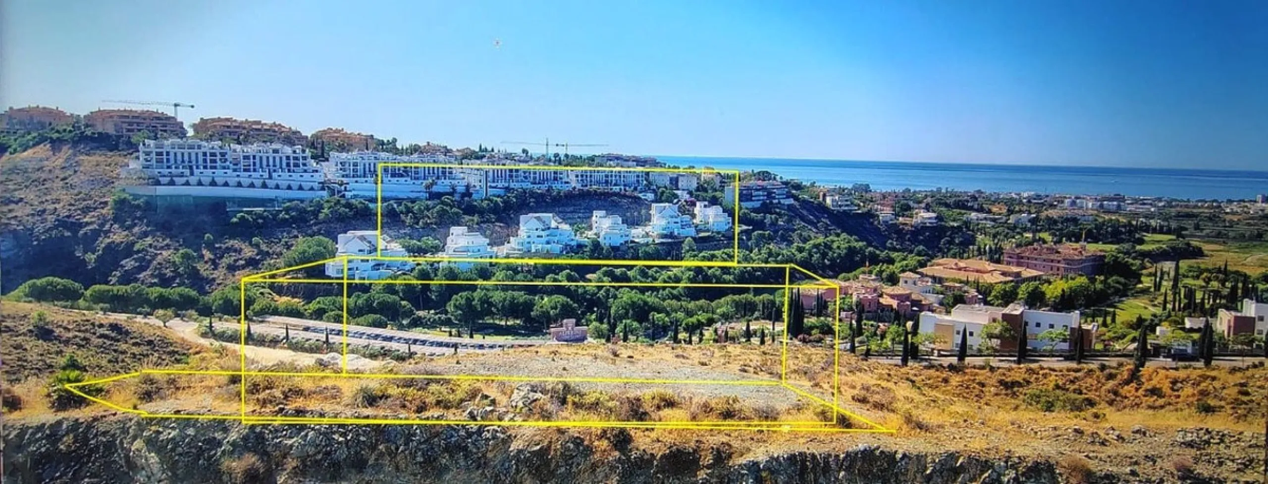 Plot - Residential Plot в продаже в Estepona, Málaga. Площадь дома 1140 м². Площадь участка 1140 м²