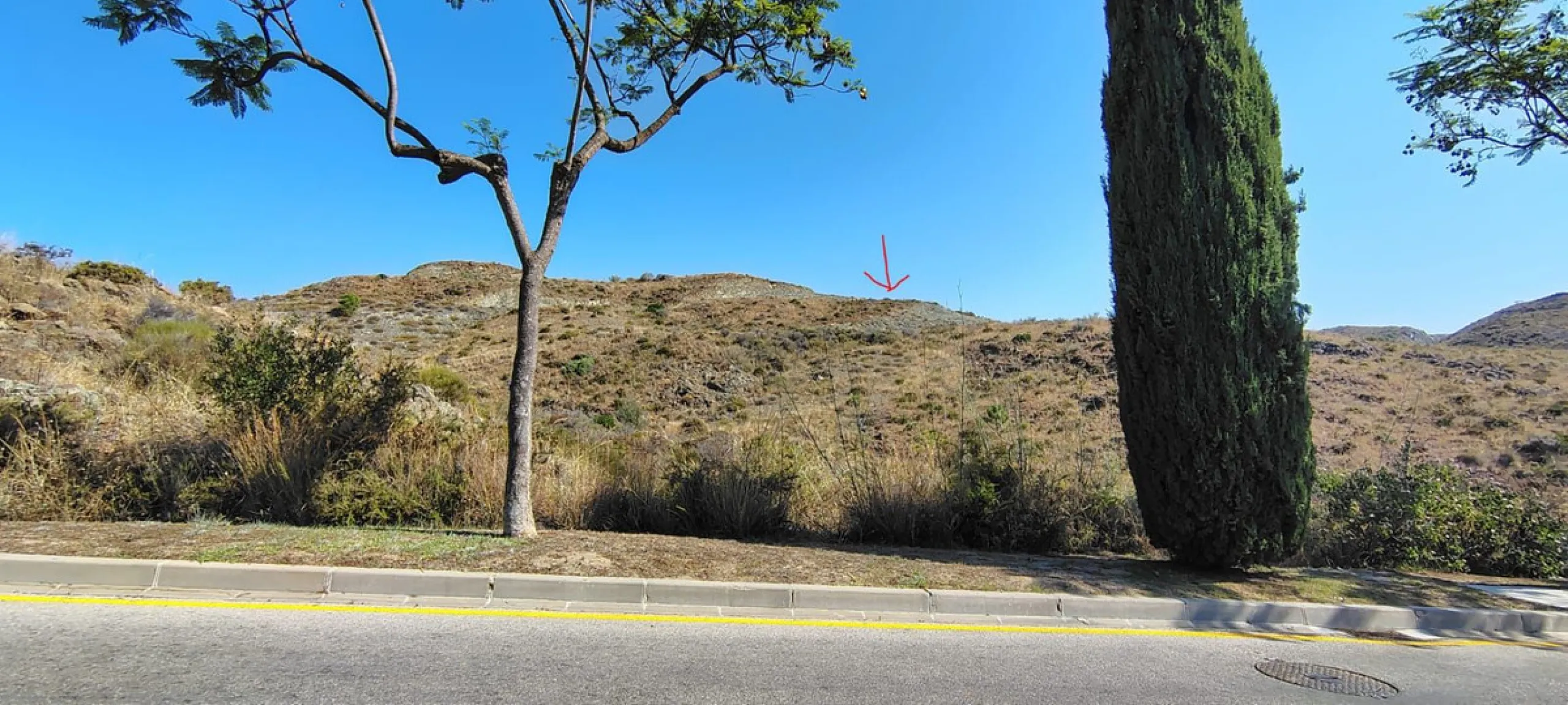 Plot - Residential Plot в продаже в Estepona, Málaga. Площадь дома 1140 м². Площадь участка 1140 м²