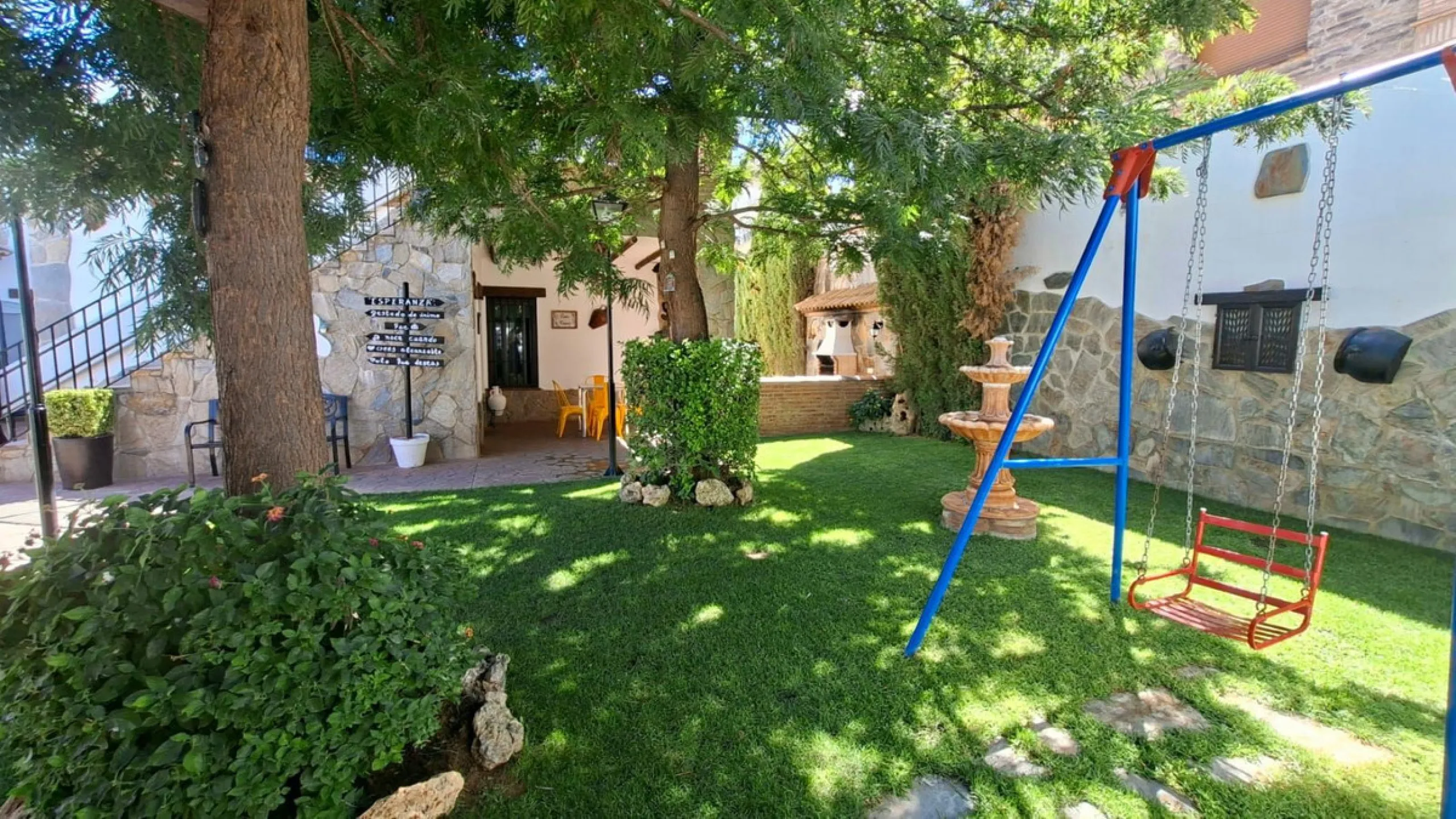 -Newly built property with 3 apartments in Arriate, ready to move into and with a valid tourist license.