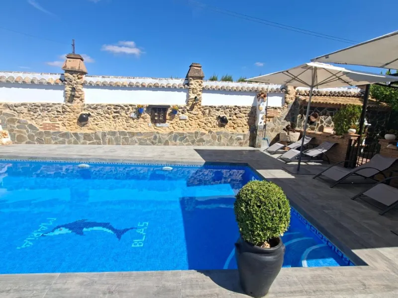 -Newly built property with 3 apartments in Arriate, ready to move into and with a valid tourist license.