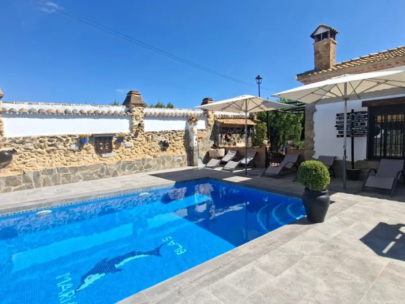 -Newly built property with 3 apartments in Arriate, ready to move into and with a valid tourist license.