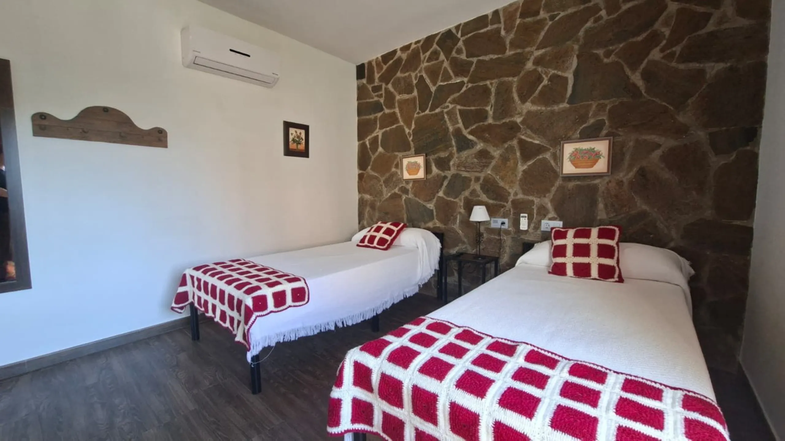 -Newly built property with 3 apartments in Arriate, ready to move into and with a valid tourist license.
