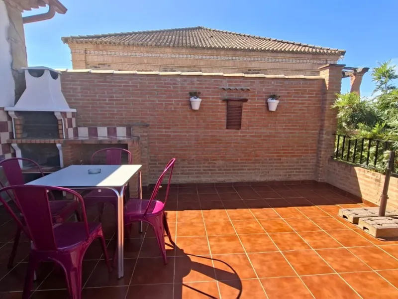 -Newly built property with 3 apartments in Arriate, ready to move into and with a valid tourist license.