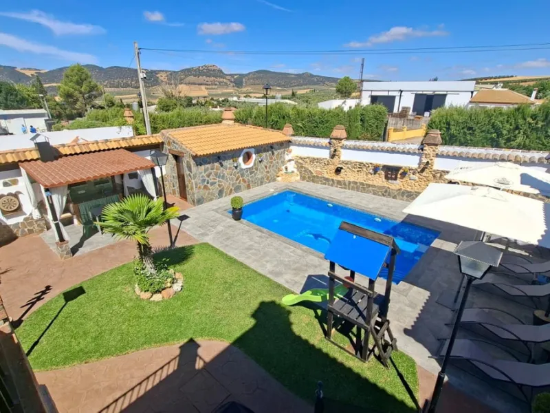 -Newly built property with 3 apartments in Arriate, ready to move into and with a valid tourist license.
