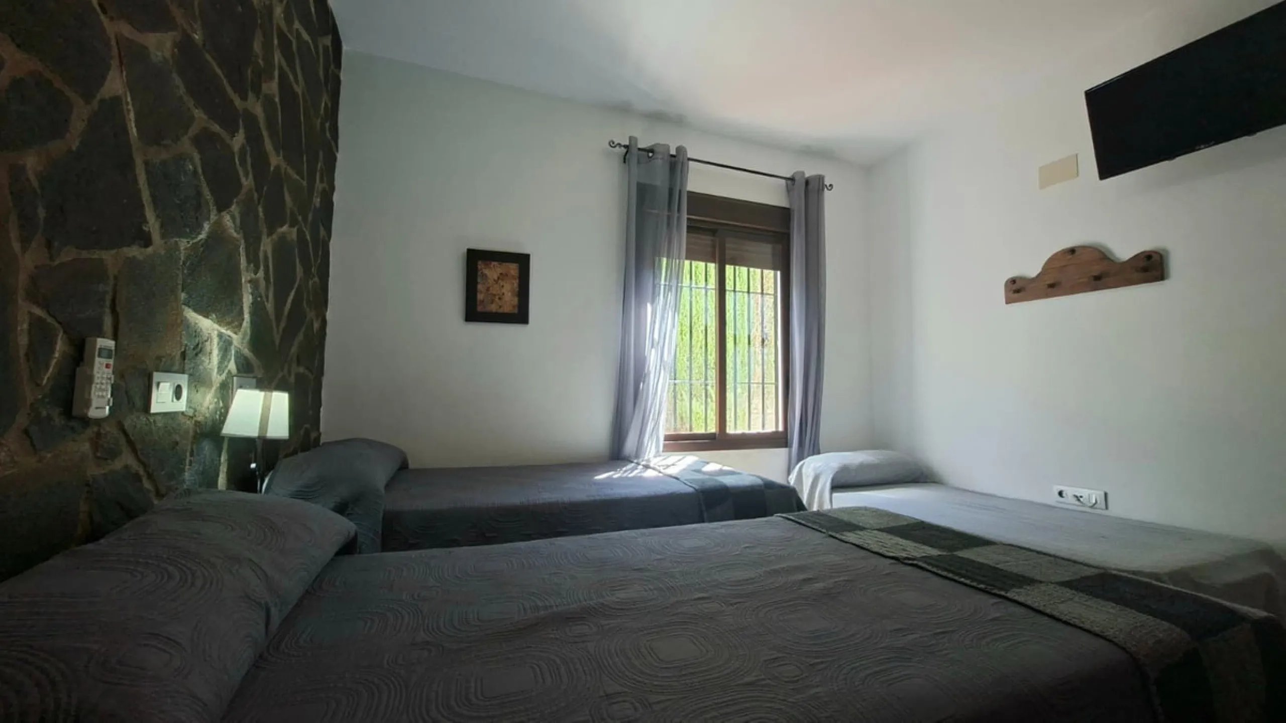 -Newly built property with 3 apartments in Arriate, ready to move into and with a valid tourist license.