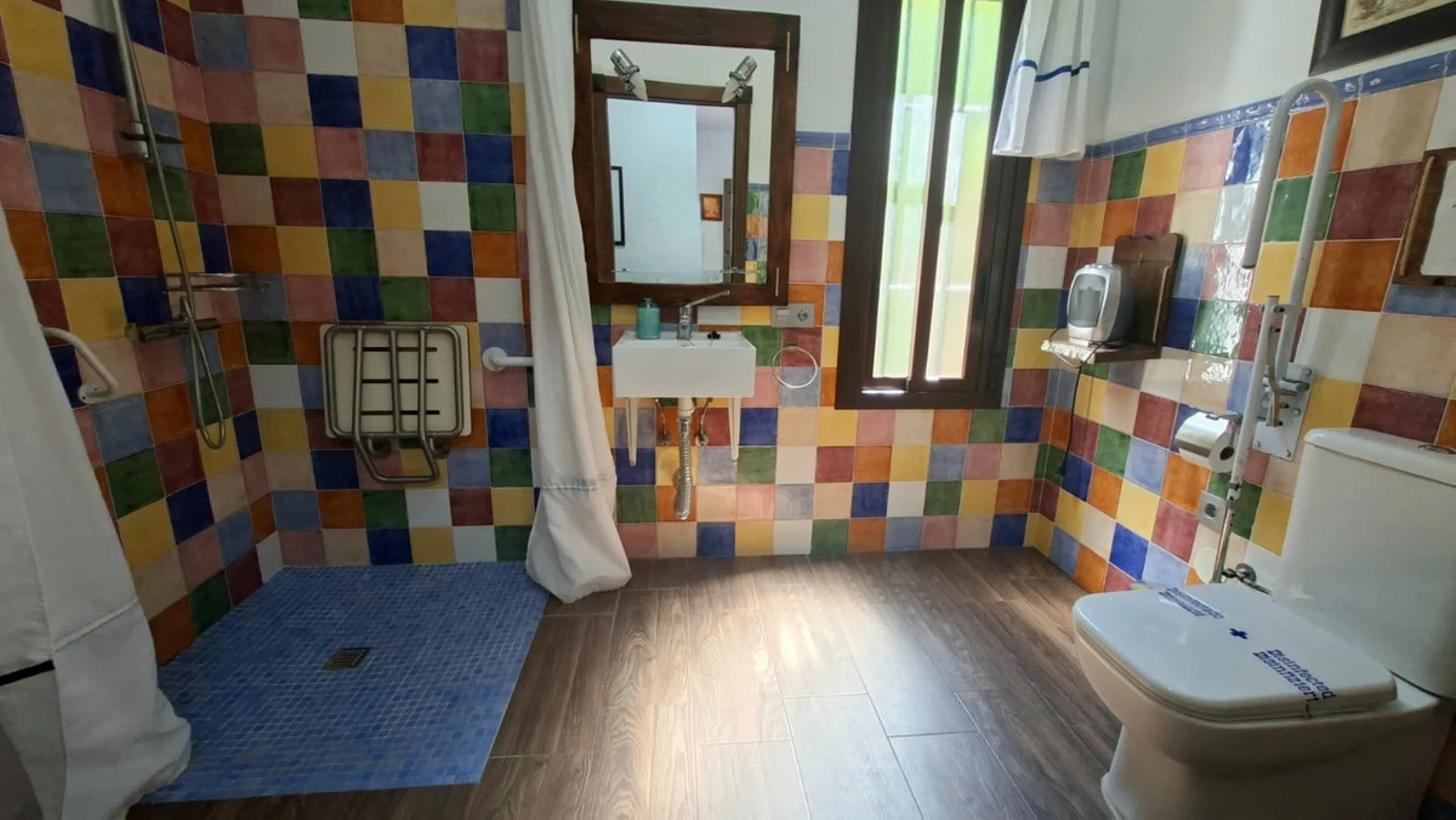 -Newly built property with 3 apartments in Arriate, ready to move into and with a valid tourist license.