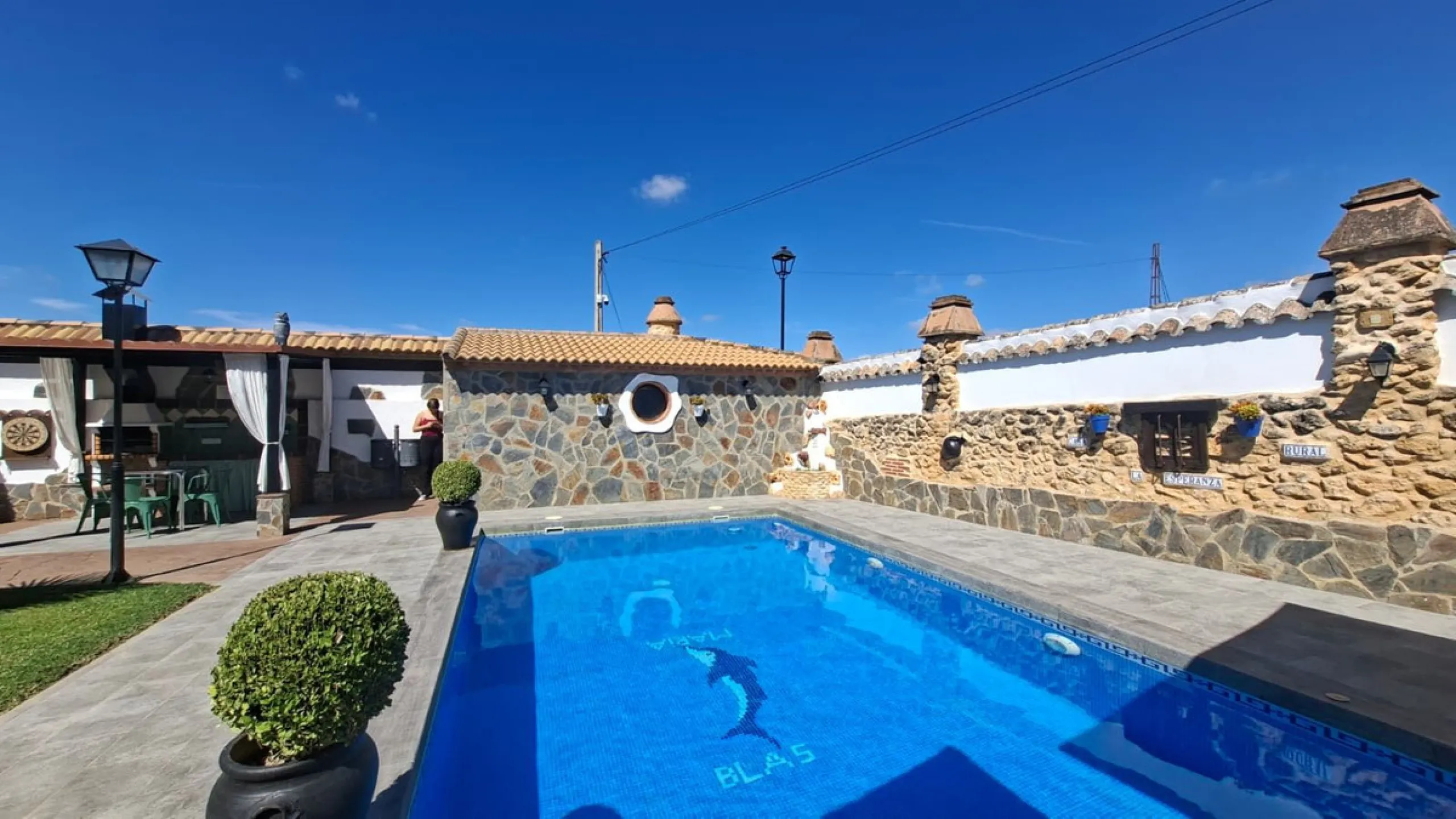 -Newly built property with 3 apartments in Arriate, ready to move into and with a valid tourist license.