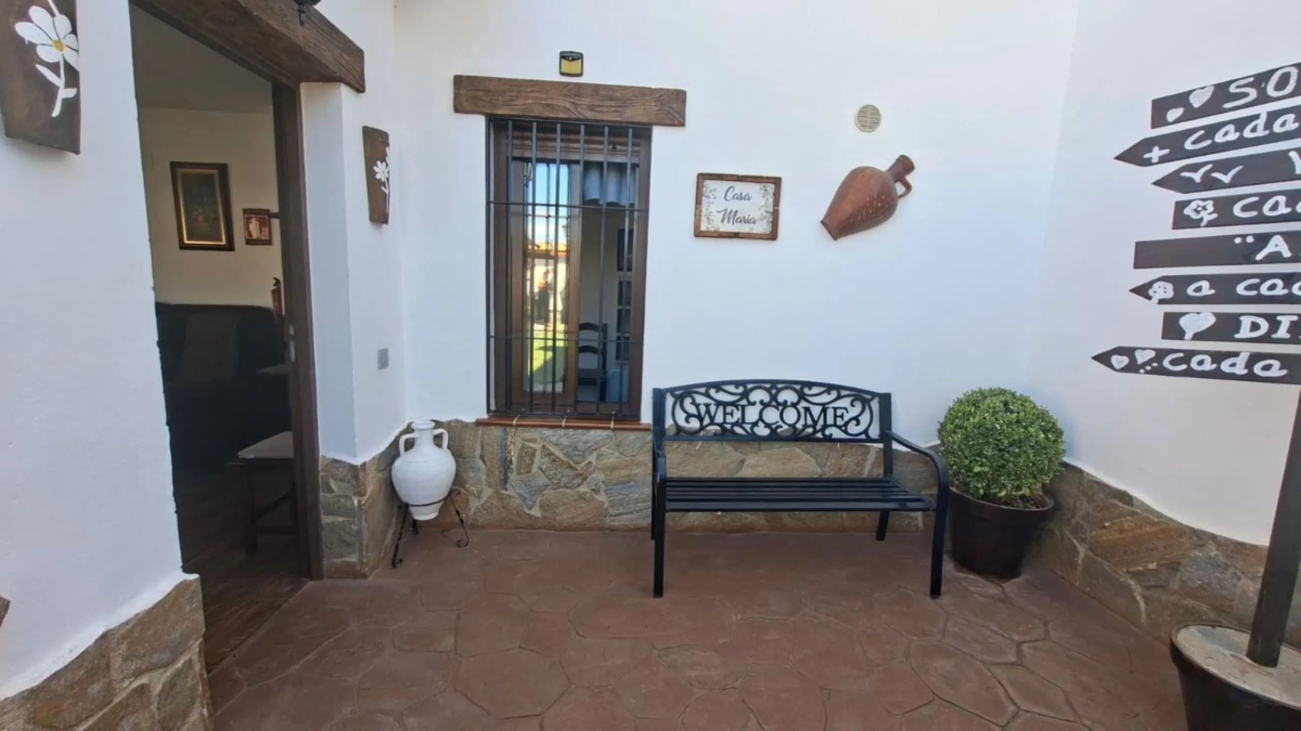 -Newly built property with 3 apartments in Arriate, ready to move into and with a valid tourist license.