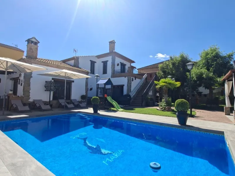 -Newly built property with 3 apartments in Arriate, ready to move into and with a valid tourist license.