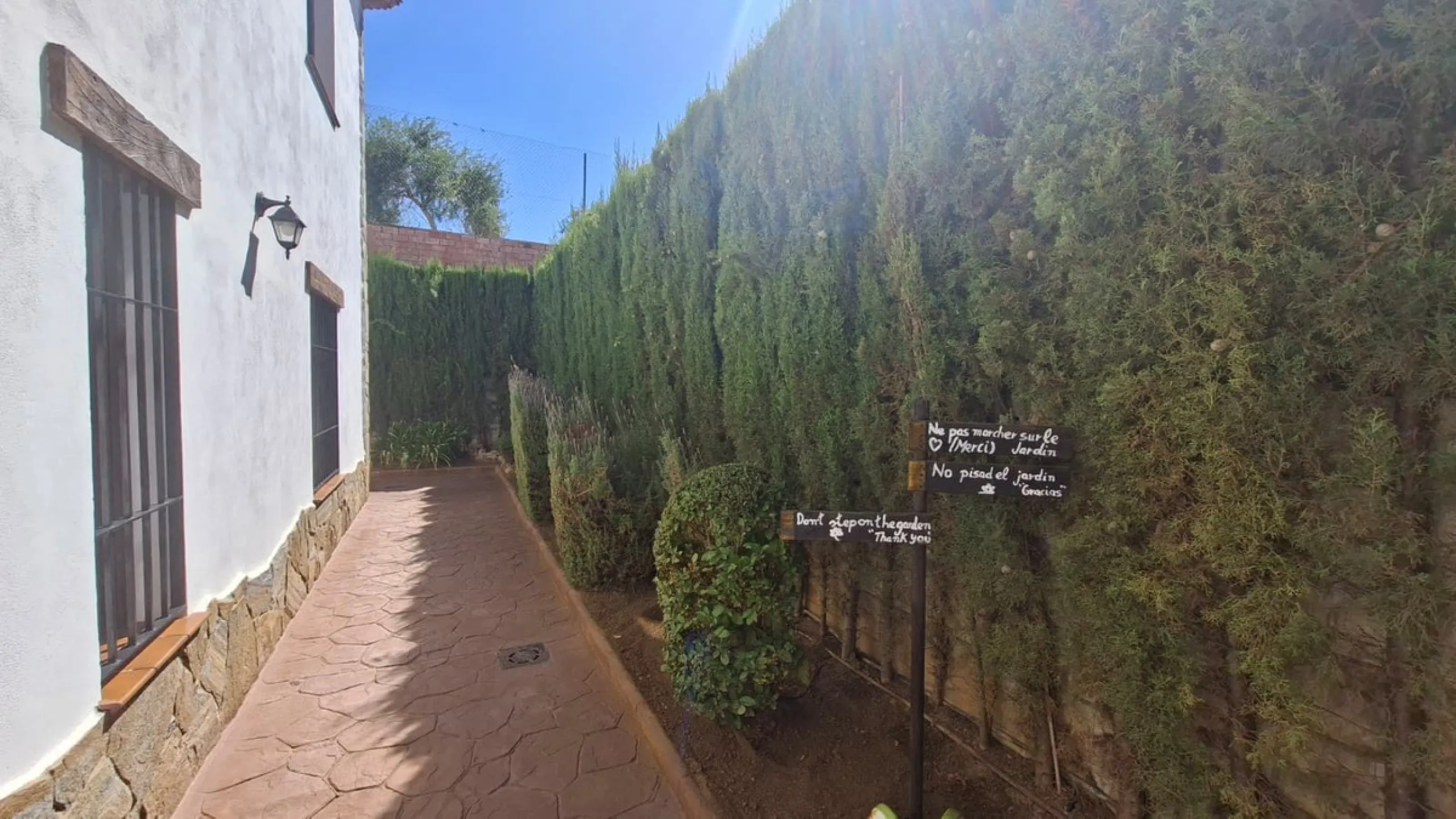 -Newly built property with 3 apartments in Arriate, ready to move into and with a valid tourist license.