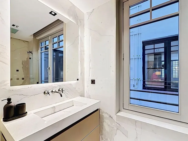 Exclusive Luxury 1-Bedroom Apartment in the Heart of Barcelona